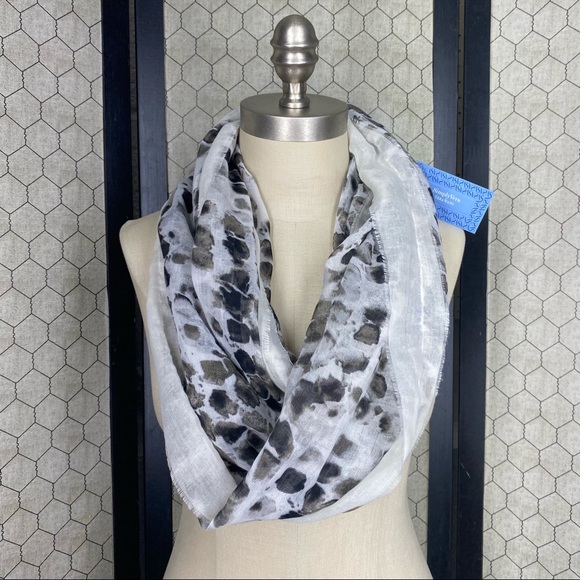 Simply Vera Vera Wang Animal Print Infinity Scarf - Picture 1 of 8